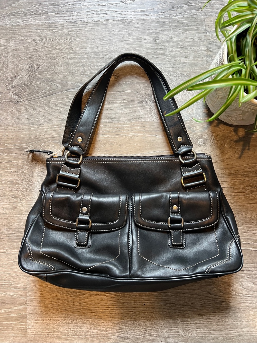 Vintage FOSSIL Black Leather Shoulder Bag Y2K Silver Hardware with Zipper NWOT